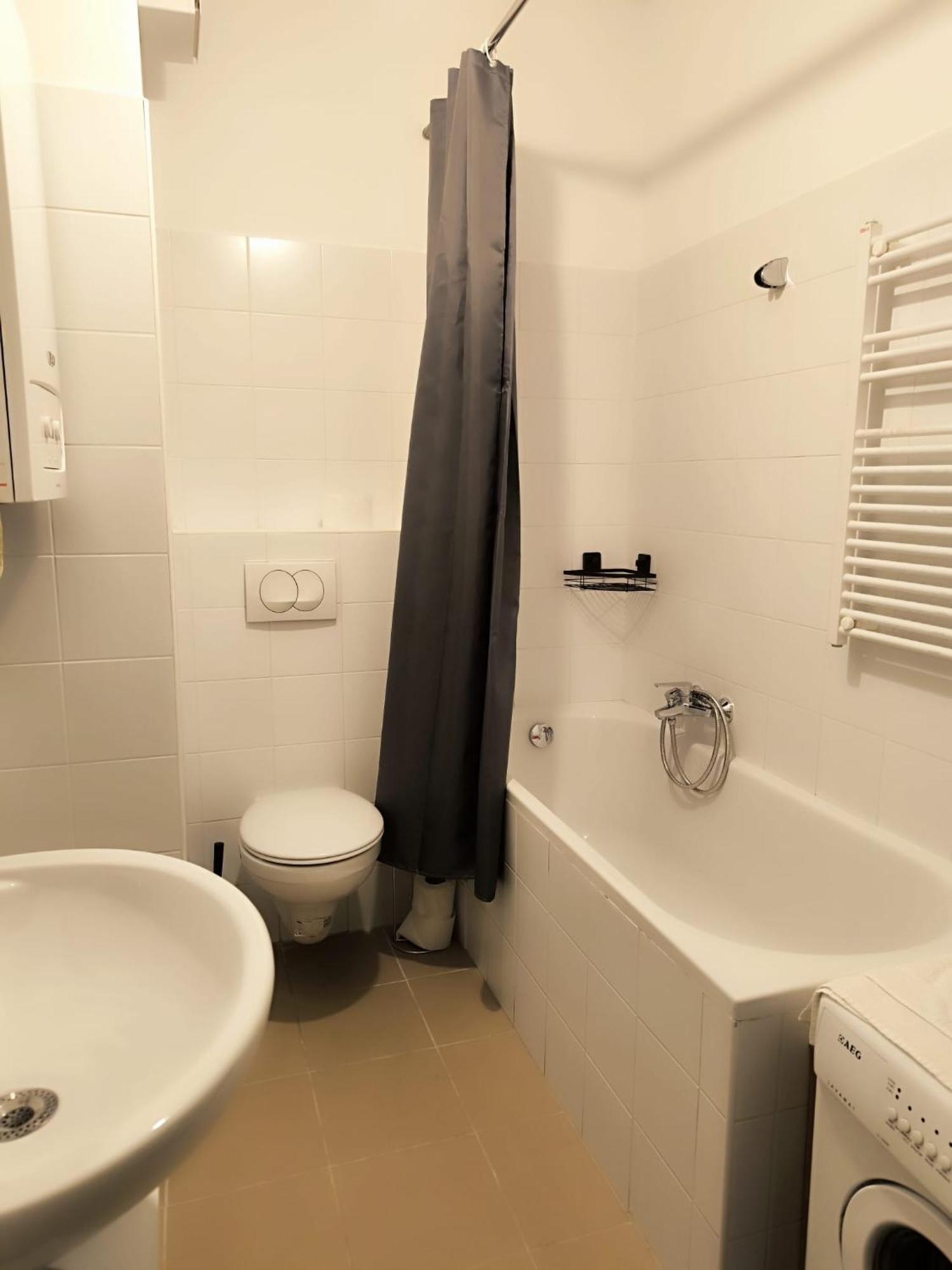 Pretty Apartment Next To Metro Station ウィーン エクステリア 写真